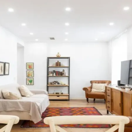 Panoramic View Apartment In The Heart Of Fira